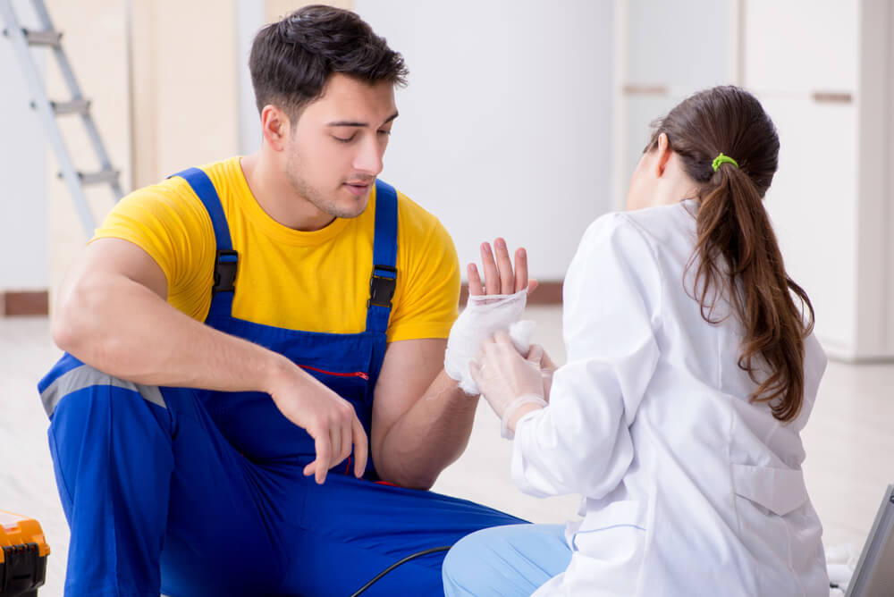 doctor-hand-dressing-injury