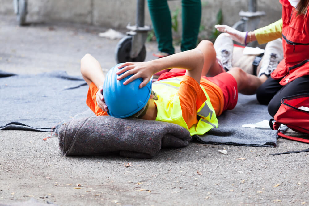 first-aid-kit-at-workplace-injured-worker